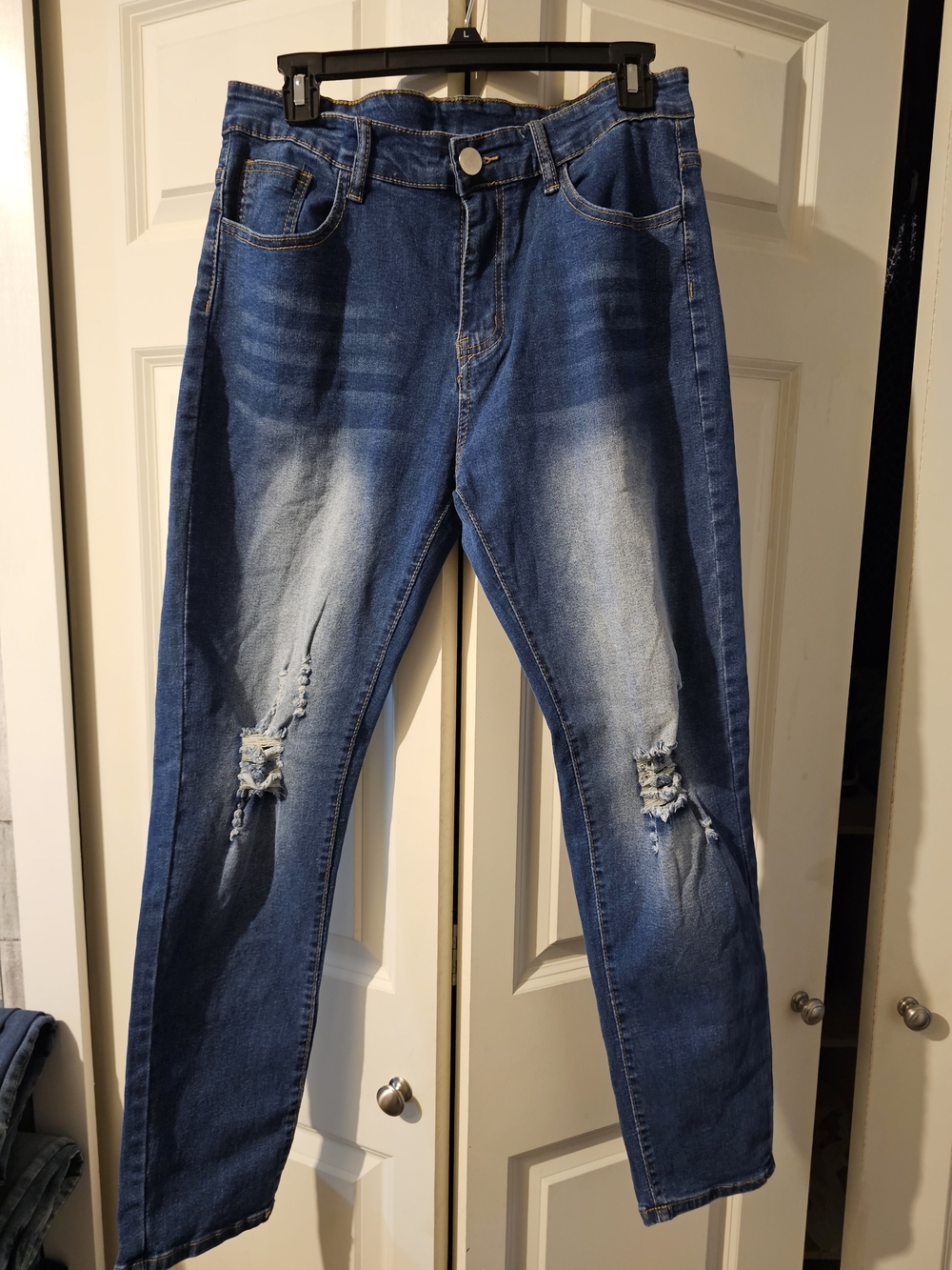 Women's Distressed Blue Denim Jeans 32